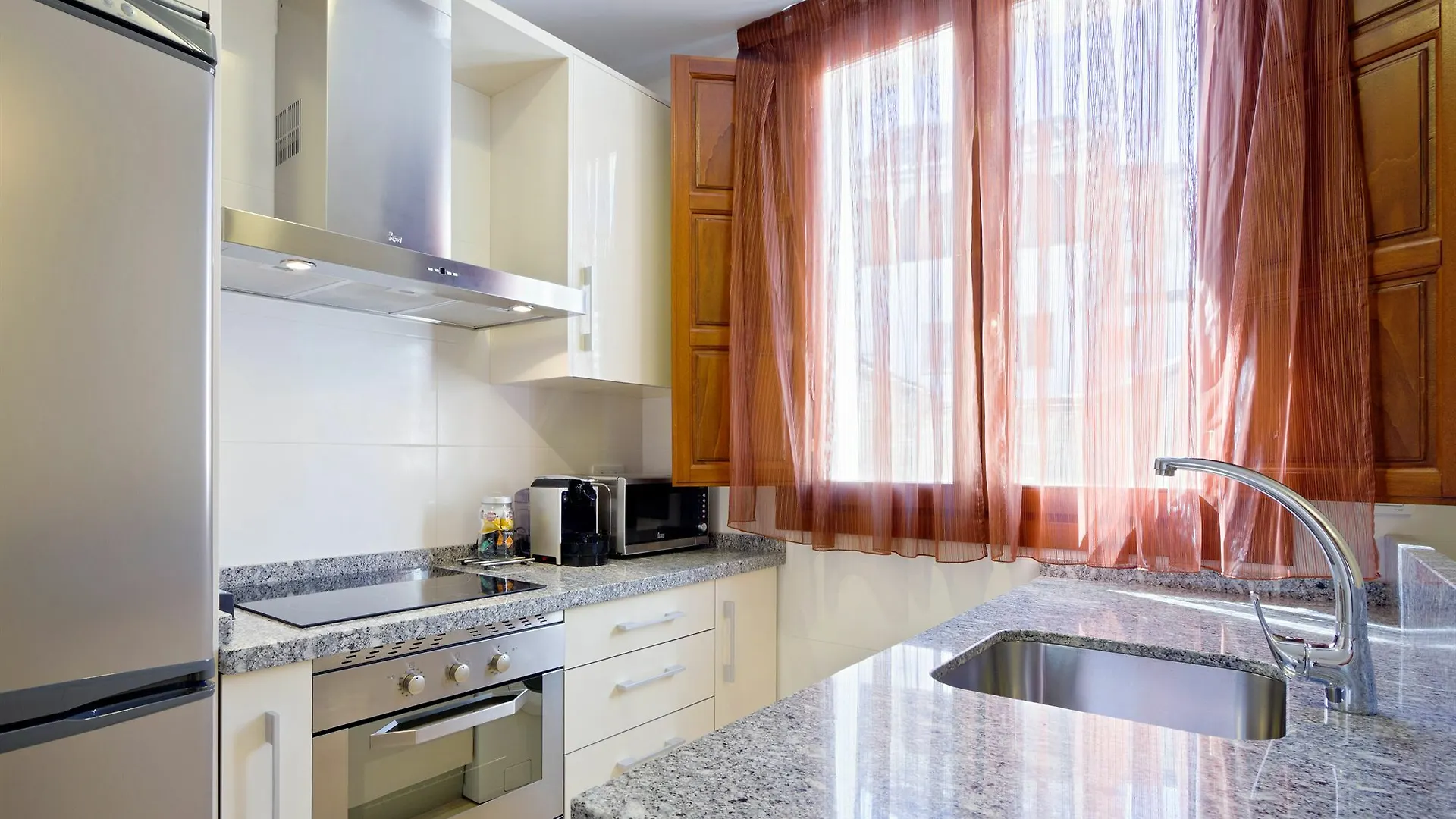 Aparthotel Bibo Suites Gran Via Granada